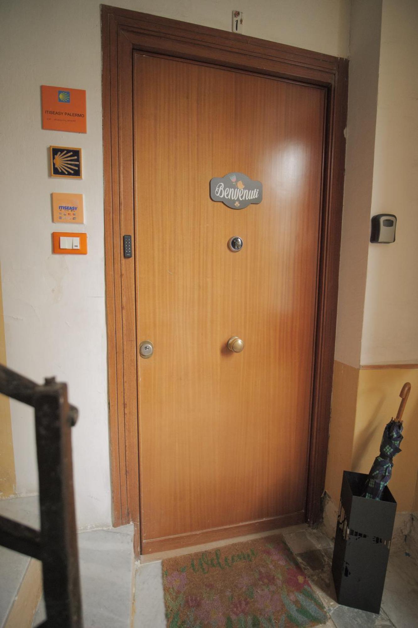 Itiseasy Palermo 1 E 2 Private Apartments Ngoại thất bức ảnh